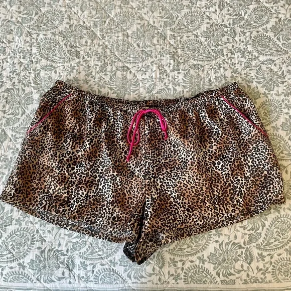 In Bloom Satin Leopard Print Pajama Set - Picture 6 of 8